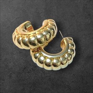 1950s VINTAGE JUDY LEE JEWELRY MID CENTURY EARRINGS GOLDTONE POST HOOPS